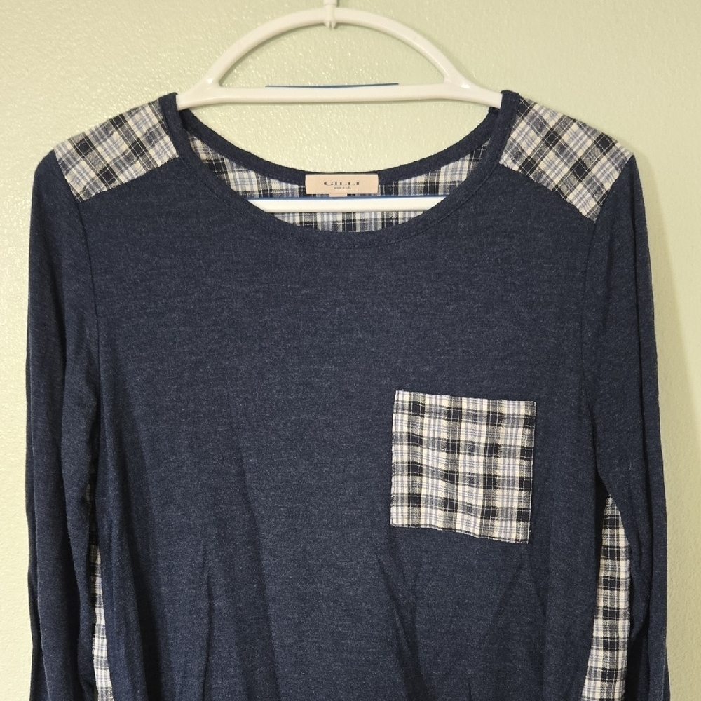 Gilli | Navy Mixed Media Long Sleeve Tee Size Medium Petite